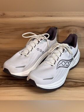 Saucony Men's Hurricane 25 Sneakers size 14